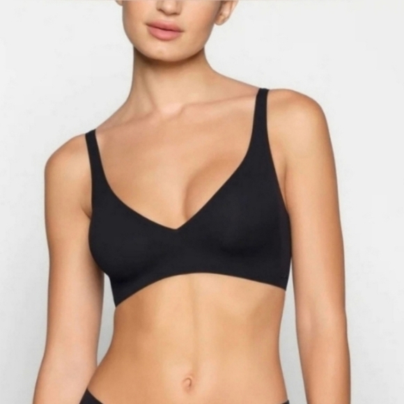 Skims NAKED PLUNGE Wireless BRA Onyx Black Size Medium NWT - Picture 1 of 6